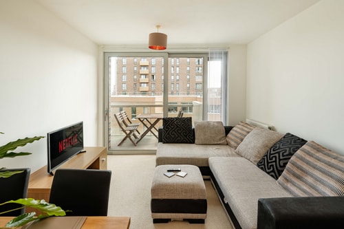Modern Flat with Balcony near Hackney Wick