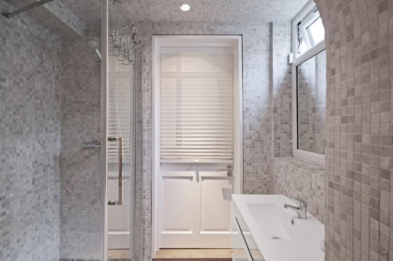 Beautiful 2-Bed Notting Hill Apt with Garden 11 Hello Guest