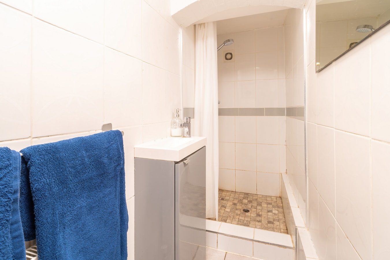 Private 1BD Flat near Gloucester Docks 20 Hello Guest