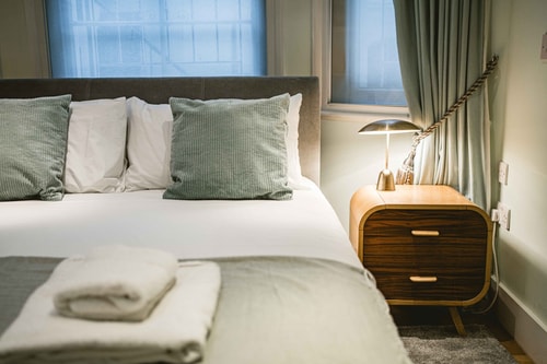 Beautiful 2-Bed Notting Hill Apt with Garden 5 Hello Guest