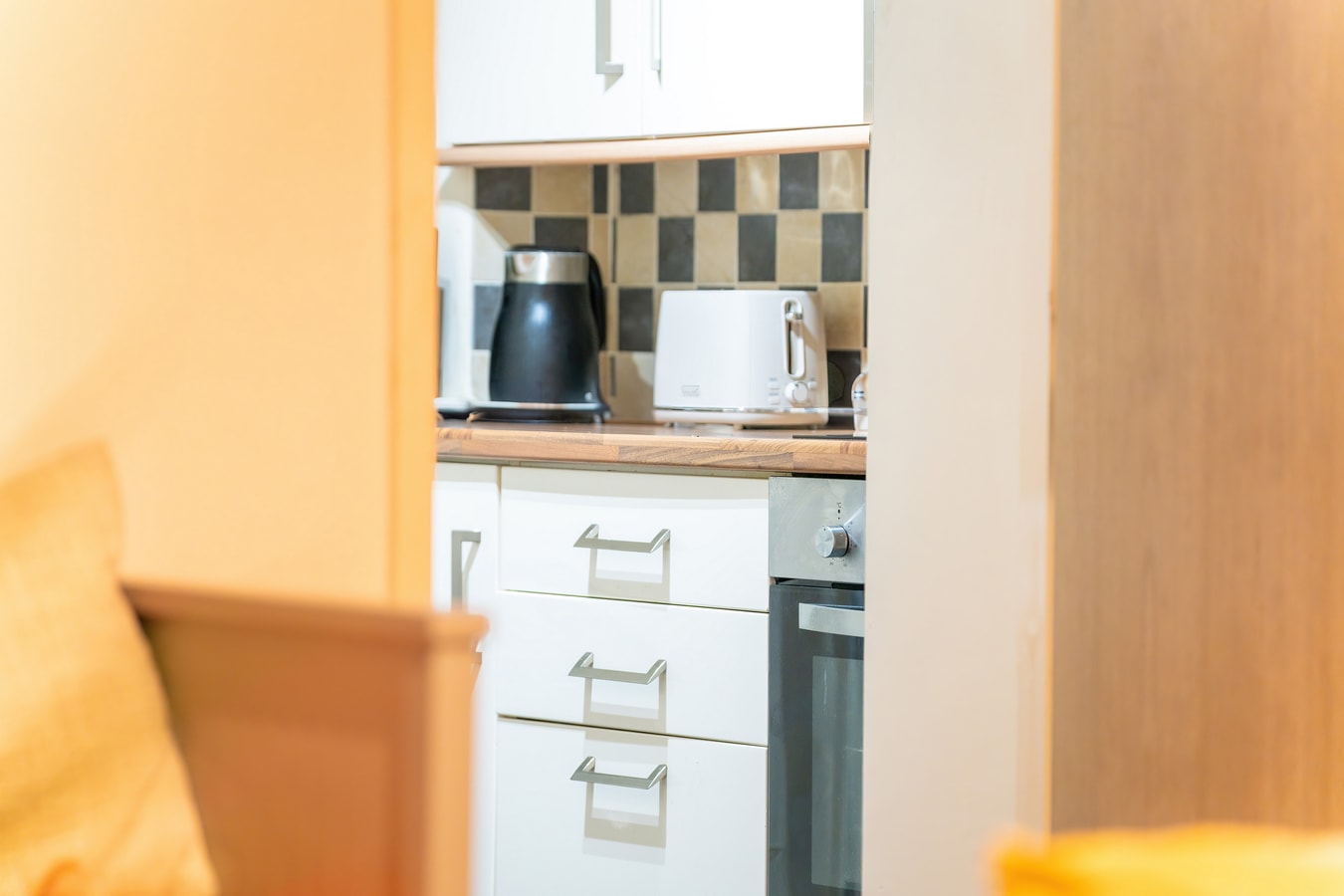 Private 1BD Flat near Gloucester Docks 16 Hello Guest