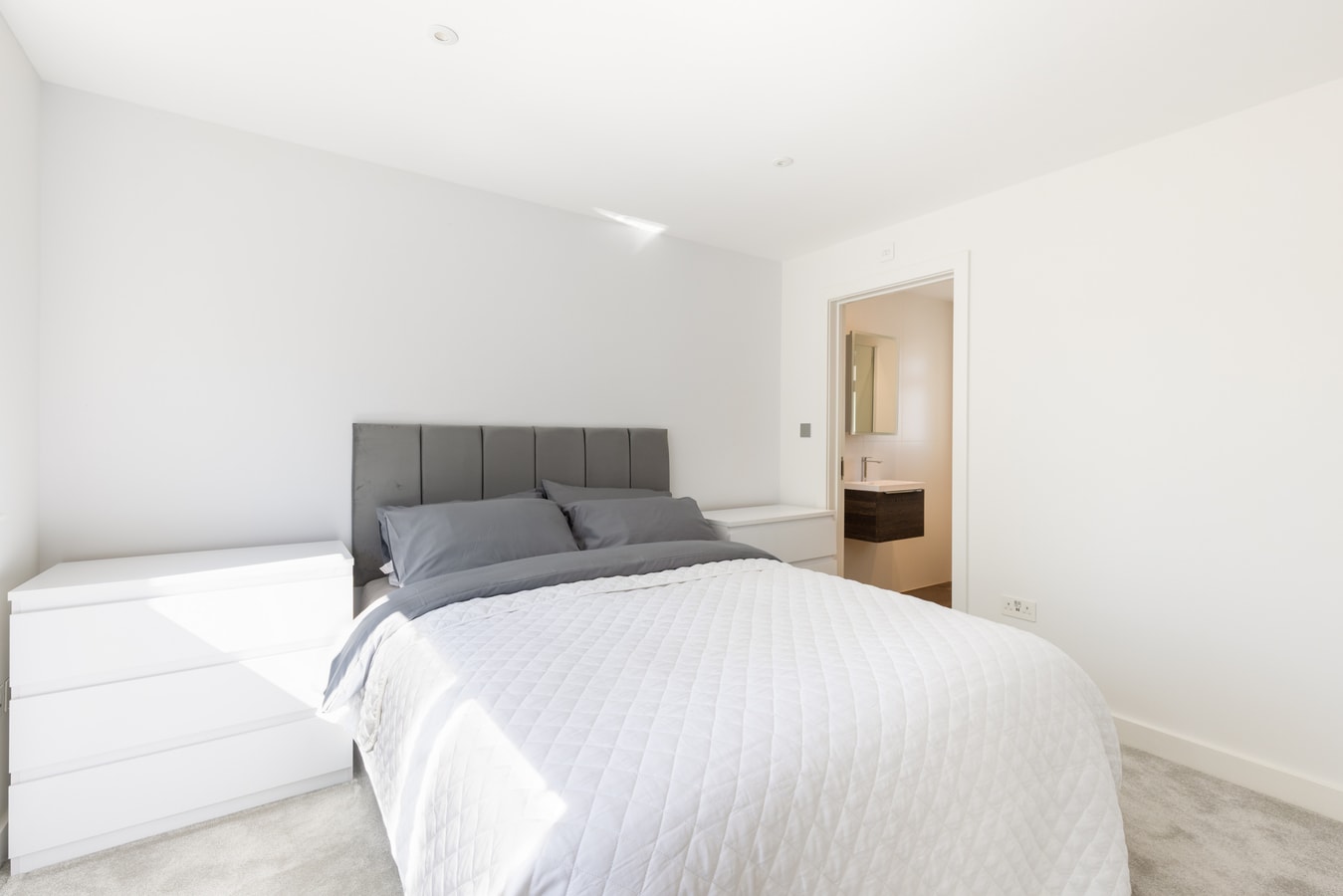 Spacious 4BD Smart Home in Idyllic Rural Setting 29 Hello Guest