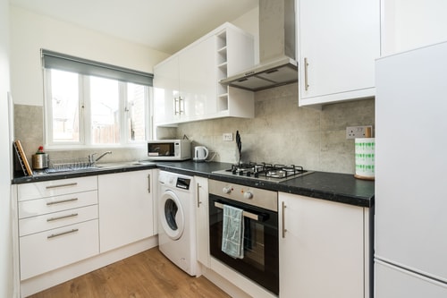 Sleek and Stylish 2BD Home with a Garden Anerley 3 Hello Guest
