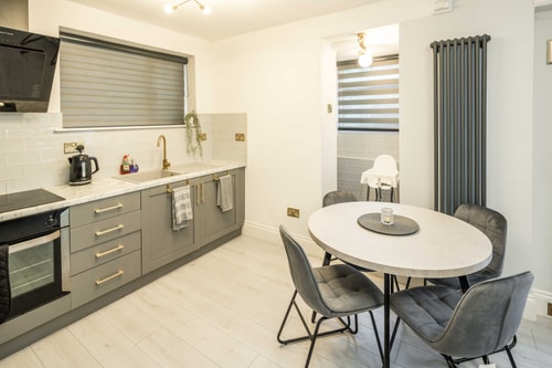 Spacious 1BR Flat in Wanstead: Garden & Comfort 15 Hello Guest