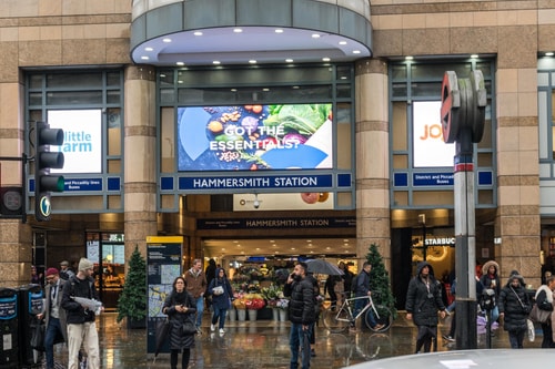 Charming 2BD House with Garden in Hammersmith 13 Hello Guest