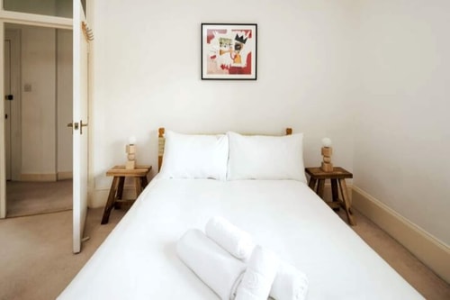 Beautiful Designer Flat in Maida Vale, Sleeps 4 4 Hello Guest