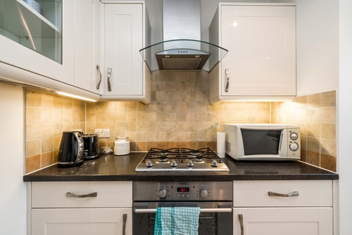 NEW 2BD Flat Heart of Battersea - Close to Station 5 Hello Guest