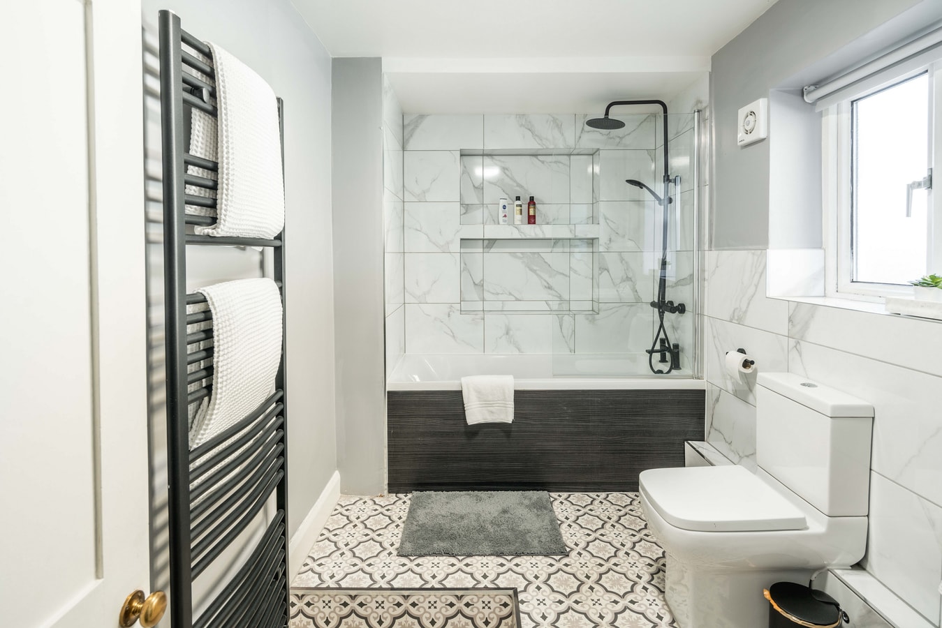 Spacious 1BR Flat in Wanstead: Garden & Comfort 18 Hello Guest