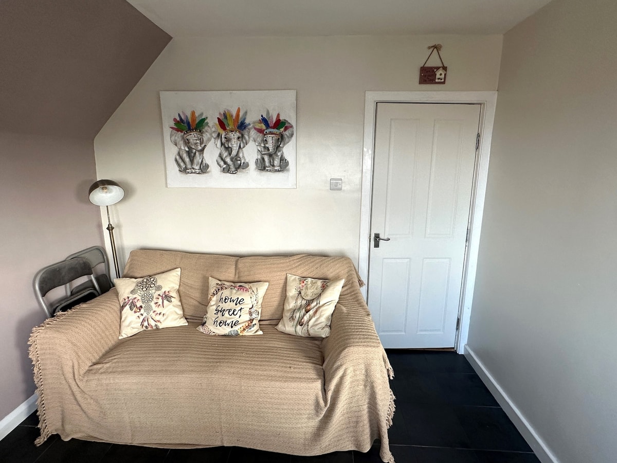 Bright Seaside Apartment with Stunning River Views 8 Hello Guest