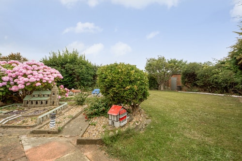 Amazing Beachside 2BD Family Home with Garden 6 Hello Guest