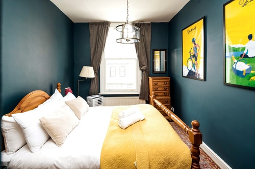 Elegant and Peaceful 2BD apt - Barons Court/London 1 Hello Guest