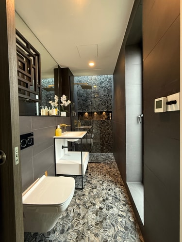 Cooden Beach: 4BD Retreat with Cinema 19 Hello Guest