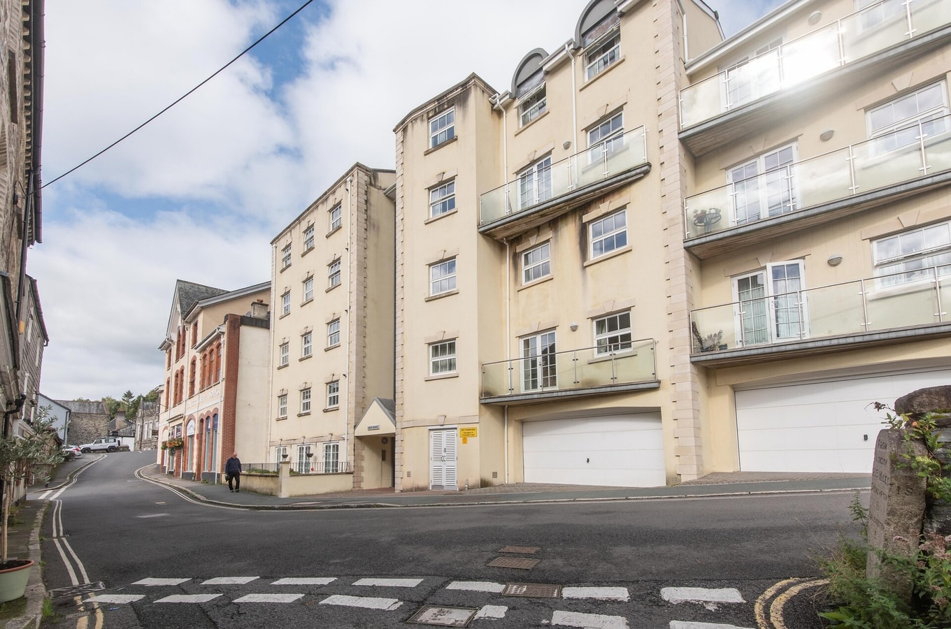 Modern 2-Bed Flat in Tavistock Centre 28 Hello Guest
