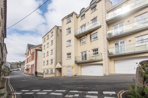 Modern 2-Bed Flat in Tavistock Centre 28 Hello Guest
