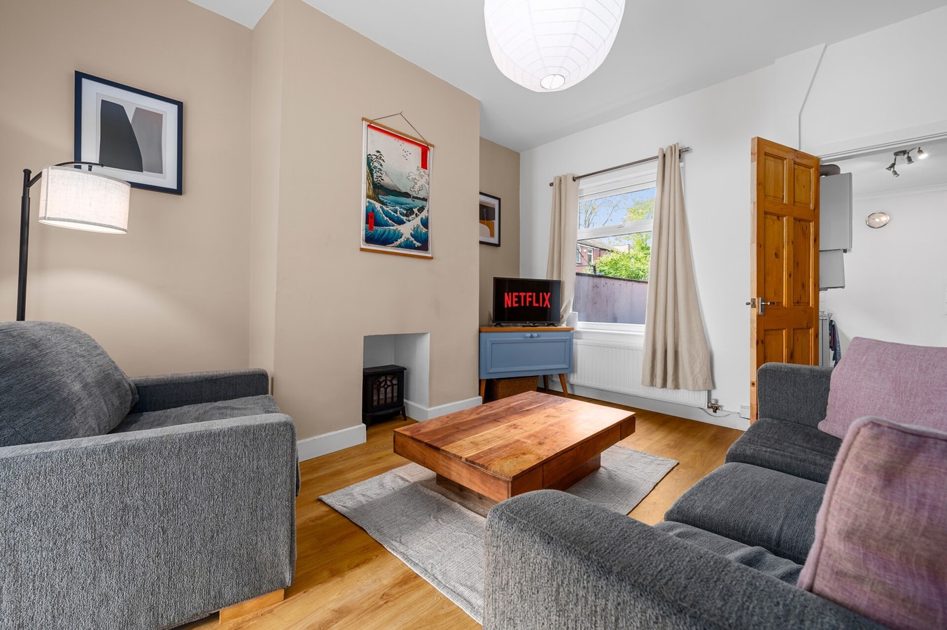 Bright 2BD Home - 10 mins to Central Manchester 5 Hello Guest