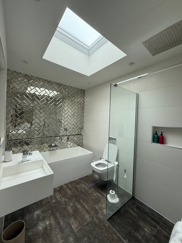 Cooden Beach: 4BD Retreat with Cinema 18 Hello Guest