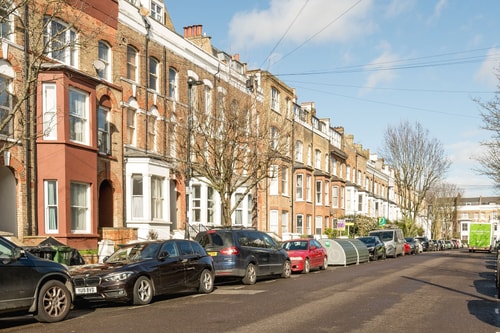 Modern 2B Home with Private Backyard & Fast WiFi 20 Hello Guest