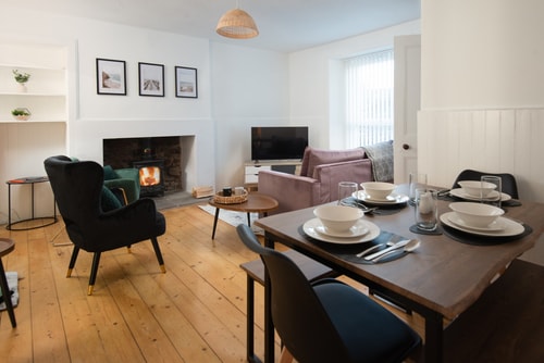 T&J House in Eyemouth: Cozy Coastal Retreat 5 Hello Guest