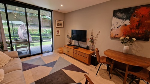 2BD South Croydon Haven: Garden Serenity 0 Hello Guest