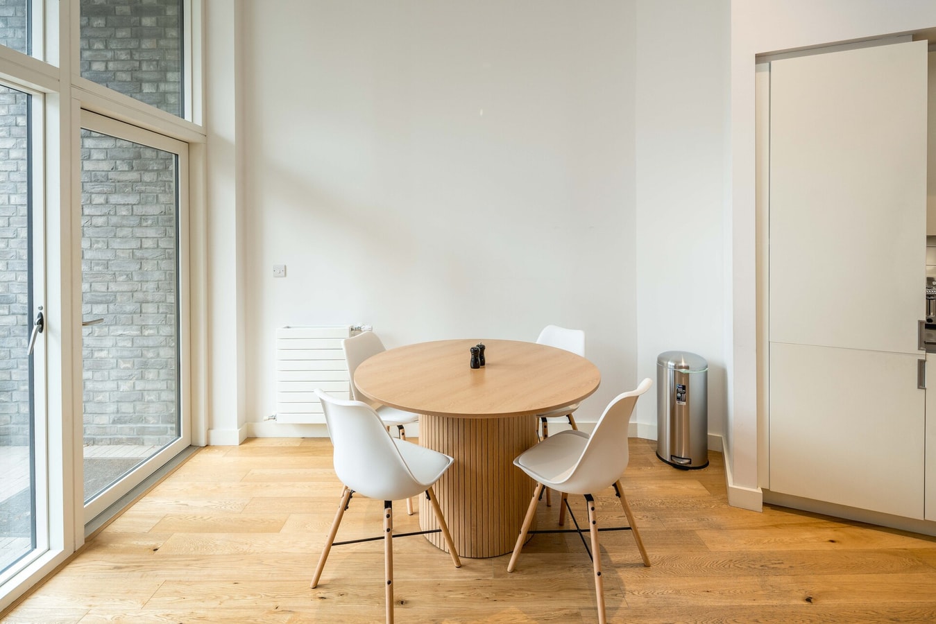 Modern 2 bed Flat Near O2 & Canary Wharf 18 Hello Guest