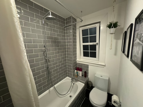 Stirling Haven: Charming 3B Apt in City Centre 21 Hello Guest