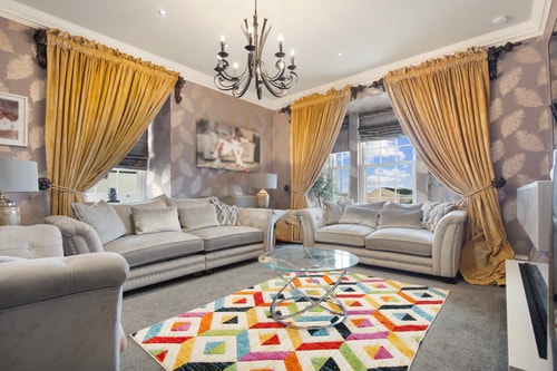 6BR House with Butler, Sauna & Hot Tub in Glasgow