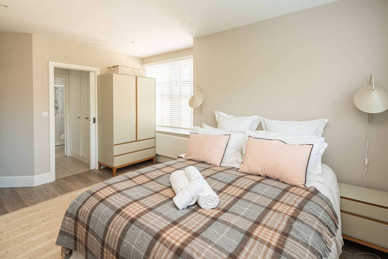 Stylish Crouch End 2B2B Flat - Sleeps 4 17 Hello Guest