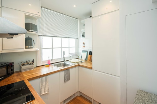 Modern 1-Bed Flat in Central Bloomsbury 10 Hello Guest