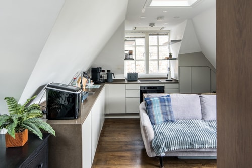 Sleek and Stylish 1BD Apt w/ Balcony, Hammersmith 2 Hello Guest