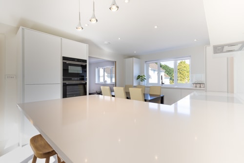 Spacious 4BD Smart Home in Idyllic Rural Setting 8 Hello Guest