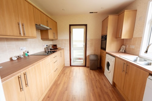 Spacious Family Bungalow with Garden for up to 7 13 Hello Guest