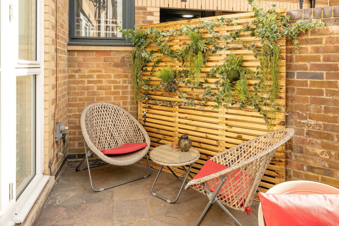 Serene Garden Flat - Steps from Tower Bridge 28 Hello Guest