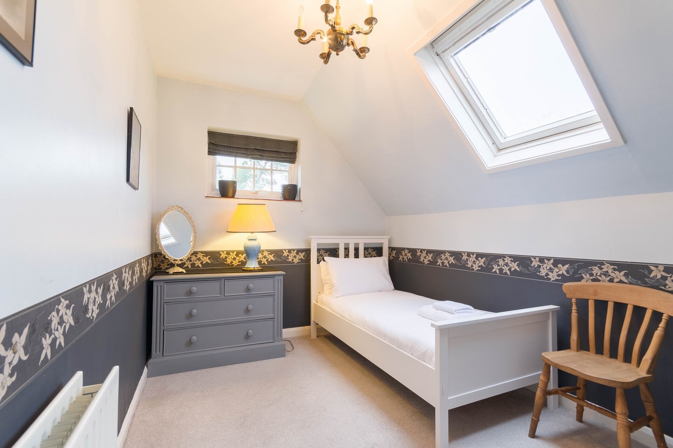 Holiday Home of the Month! Finchley, Sleeps 5 17 Hello Guest