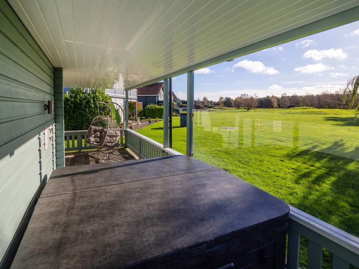 Luxury Lodge w/ Hot Tub on 400-Acre Estate 40 Hello Guest