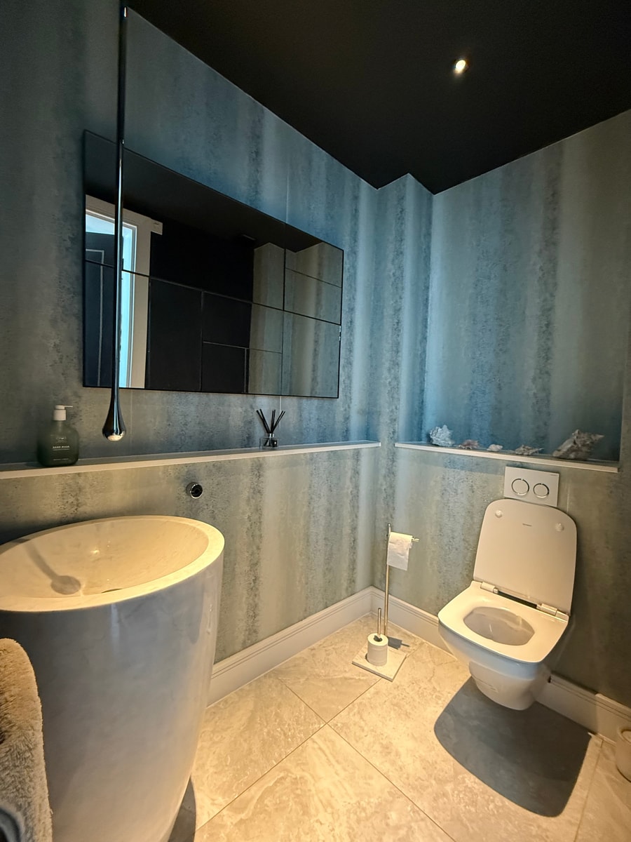 Cooden Beach: 4BD Retreat with Cinema 21 Hello Guest