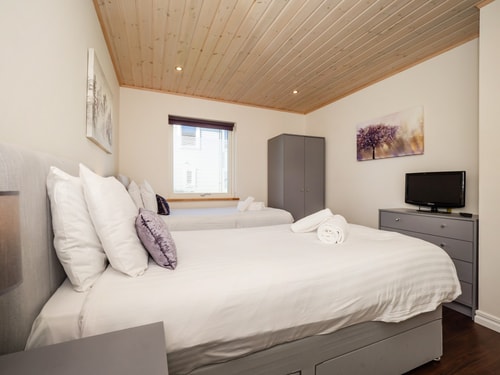 Luxury Lodge w/ Hot Tub on 400-Acre Estate 16 Hello Guest