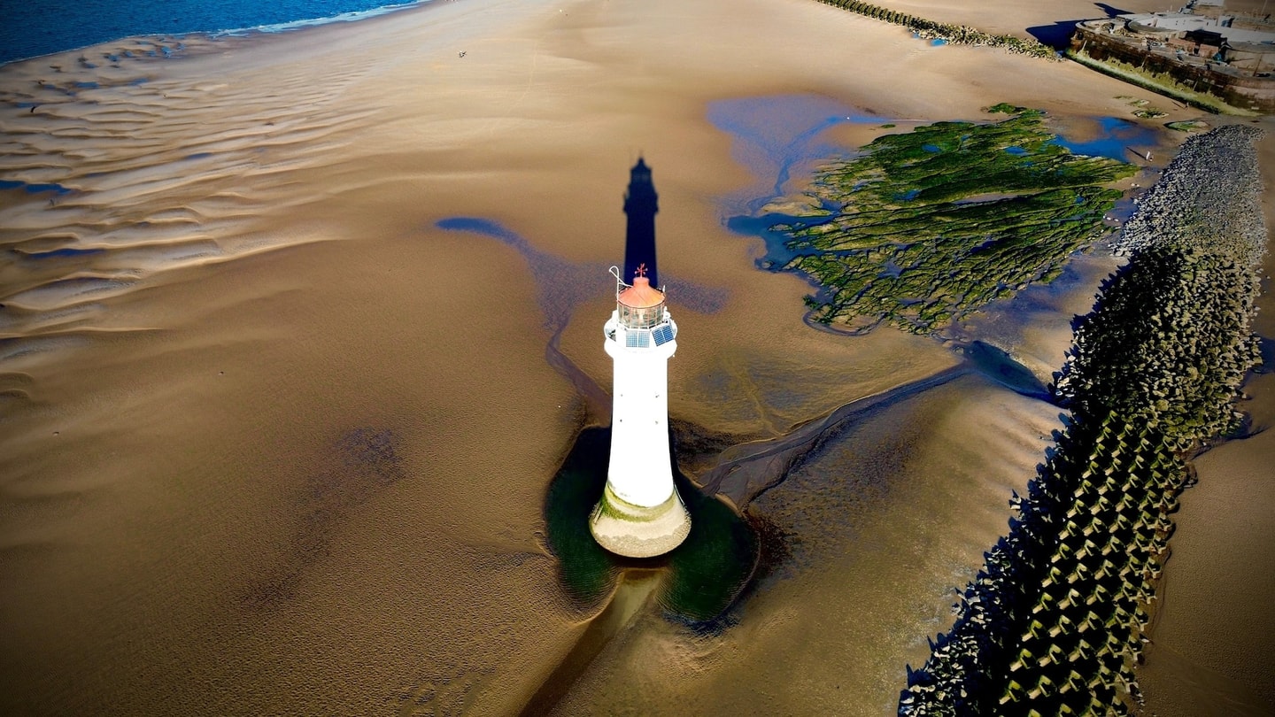 Bright Seaside Apartment with Stunning River Views 30 Hello Guest