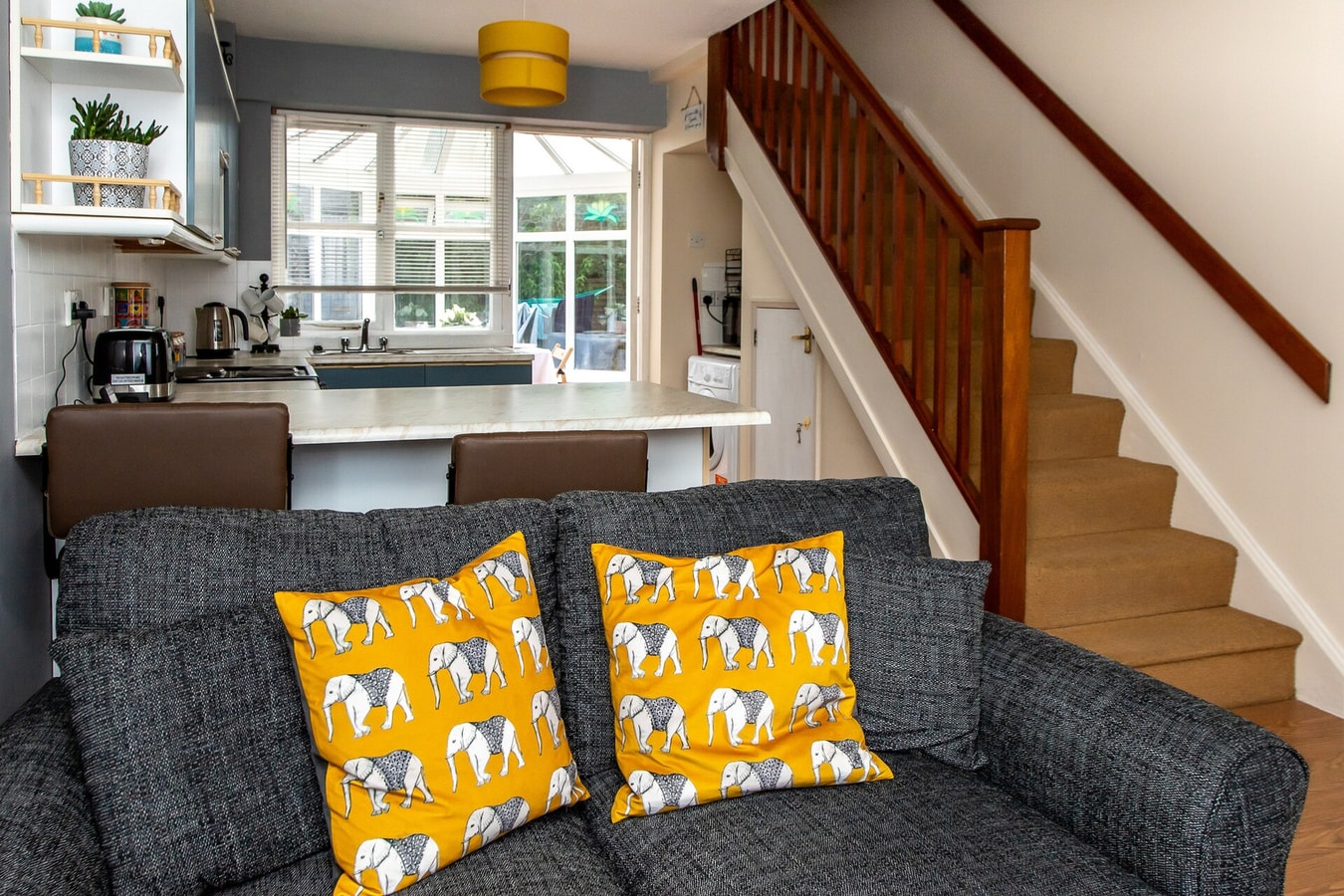 Cosy Homely House with Conservatory and Garden 6 Hello Guest