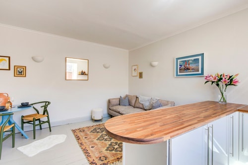 Stylish 1BD Seaside Flat North Berwick 5 Hello Guest