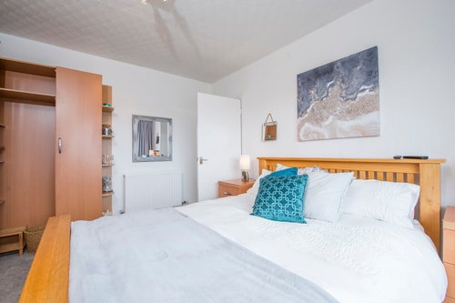 2BD Holiday Home Stunning views of the Sea & Gower 24 Hello Guest