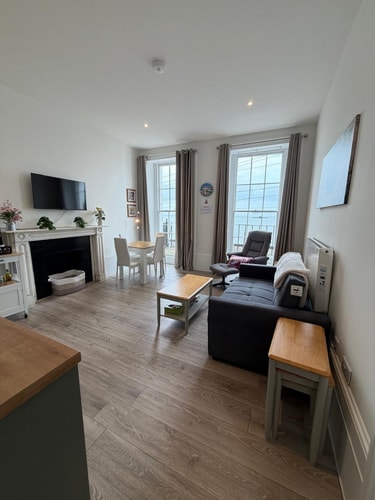 Seaside 2BR Stay in Herne Bay
