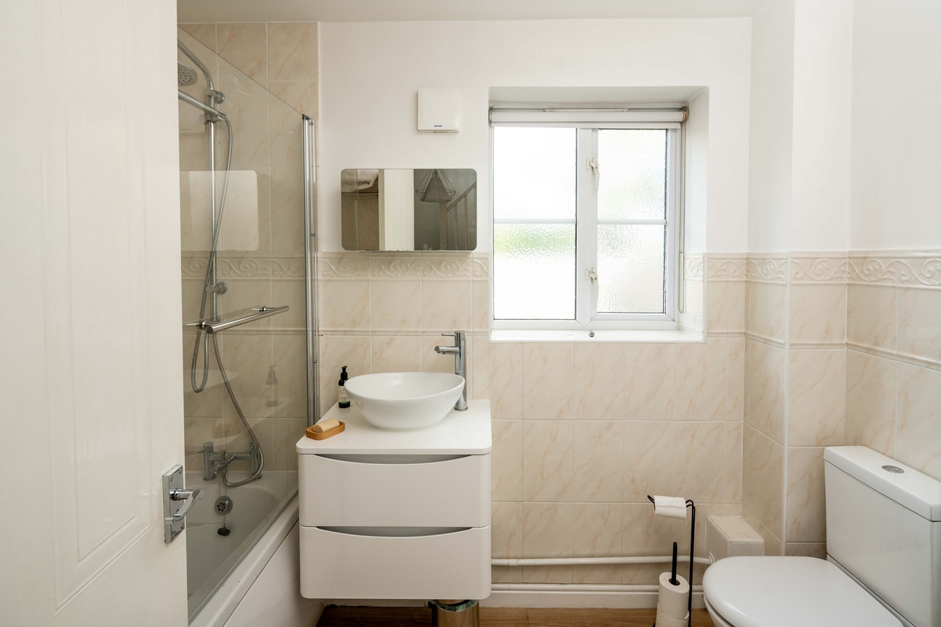 Loughton Hideaway: Cozy 1BD Near Tube & Nature 17 Hello Guest