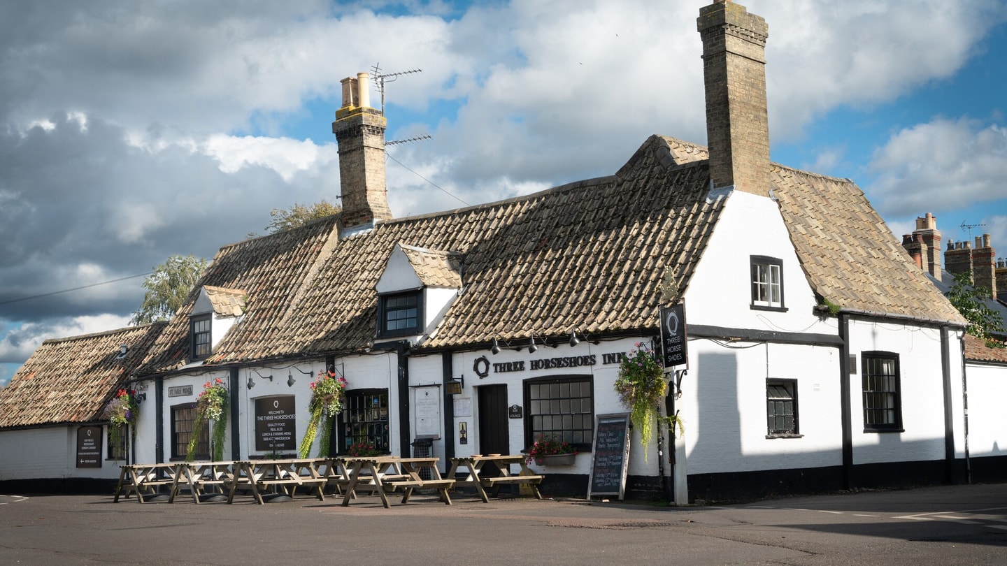 Superb 4BD Stay in Wyton and Houghton Village 22 Hello Guest