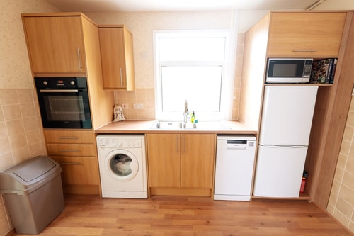 Spacious Family Bungalow with Garden for up to 7 15 Hello Guest