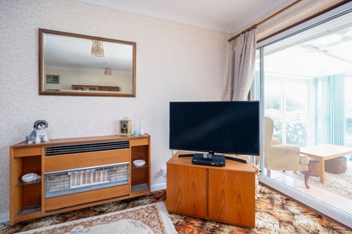 Amazing Beachside 2BD Family Home with Garden 15 Hello Guest