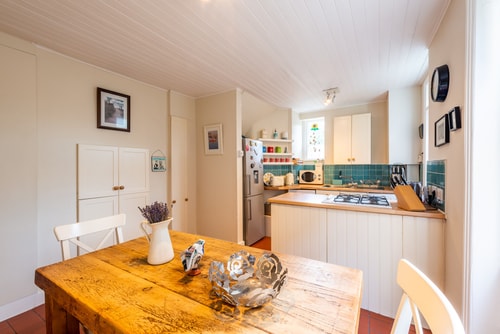 West London Gem Chic 1BD Patio Flat Retreat 18 Hello Guest