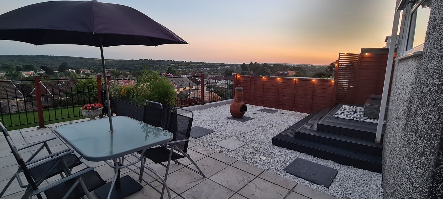 2BD Holiday Home Stunning views of the Sea & Gower 5 Hello Guest