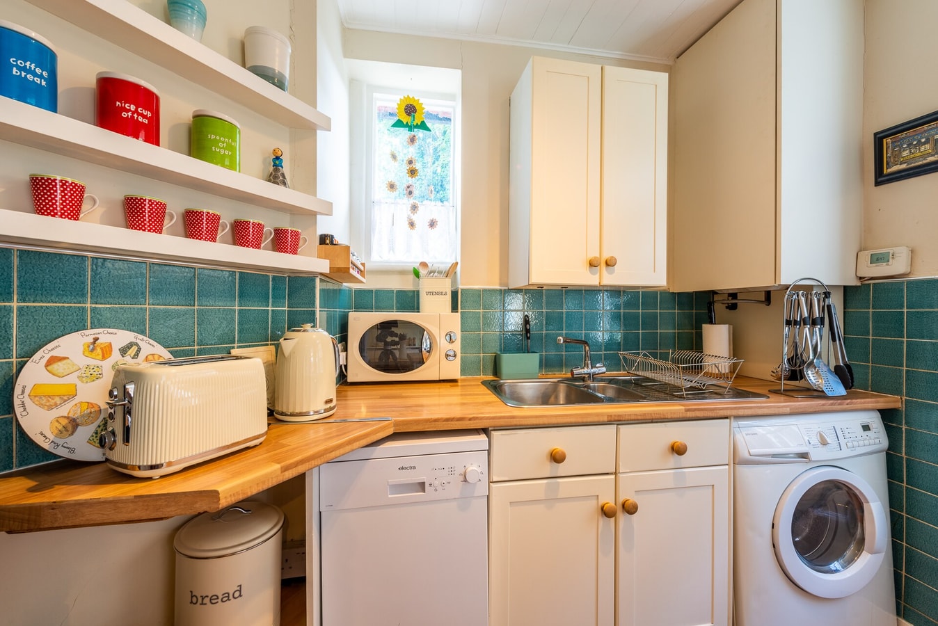 West London Gem Chic 1BD Patio Flat Retreat 12 Hello Guest