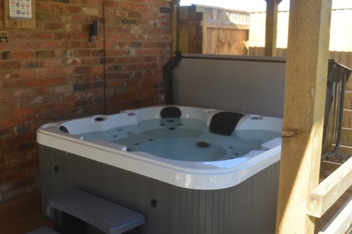 Kingfisher Luxury Tent, Howdales 20 Hello Guest