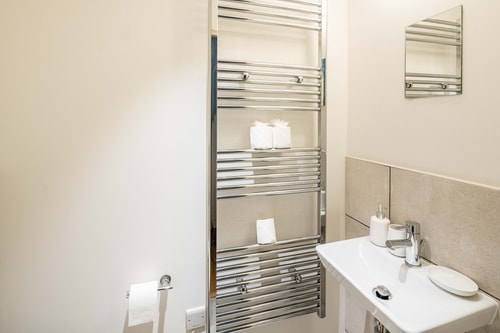 Modern 2 bed Flat Near O2 & Canary Wharf 21 Hello Guest